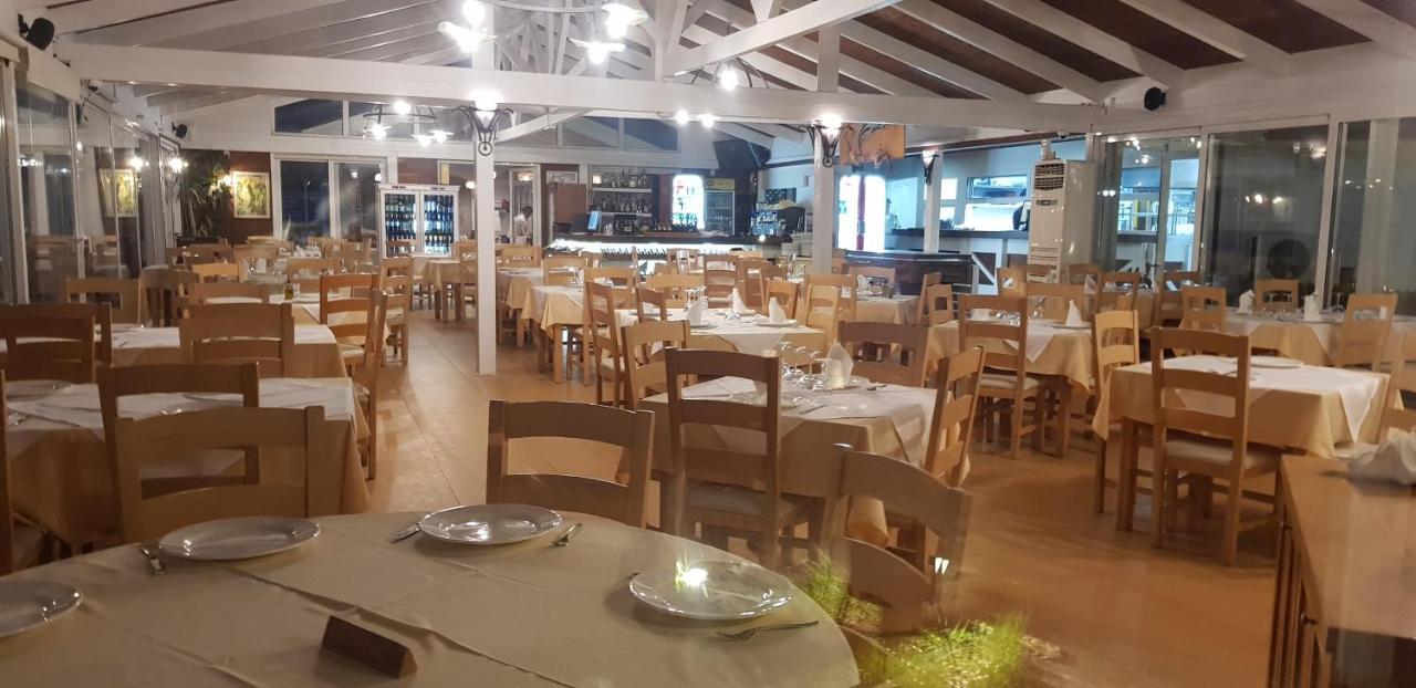 Bojo Resort Orikum Kültér fotó
